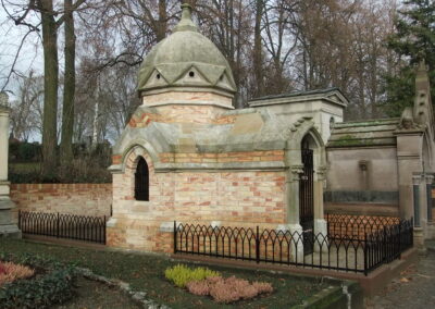 Hauptfriedhof Mainz – Familiengruft Ernst