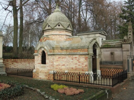 Hauptfriedhof Mainz – Familiengruft Ernst